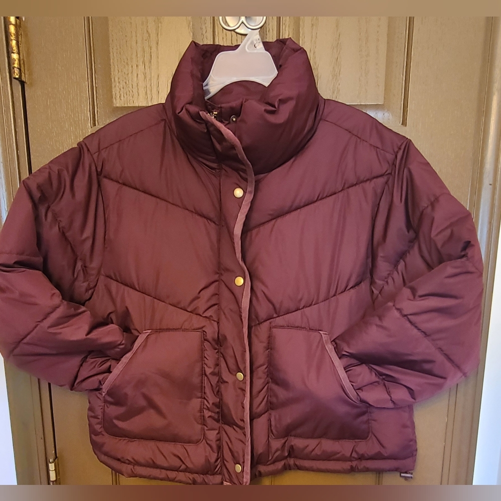 Gently Used Old Navy puffy short winter coat